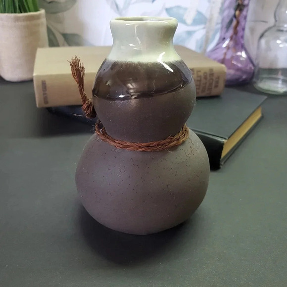 Vintage Sake Set in Green Stone 3-pc Set - Picture 7 of 11